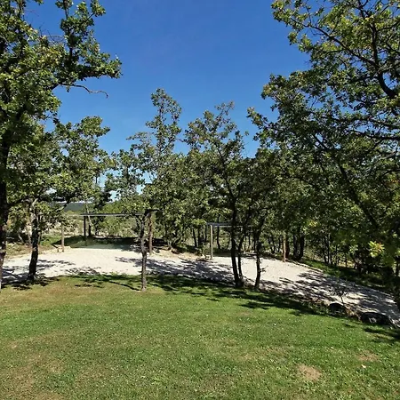 別荘 In Pazin With Outdoor Swimming Pool