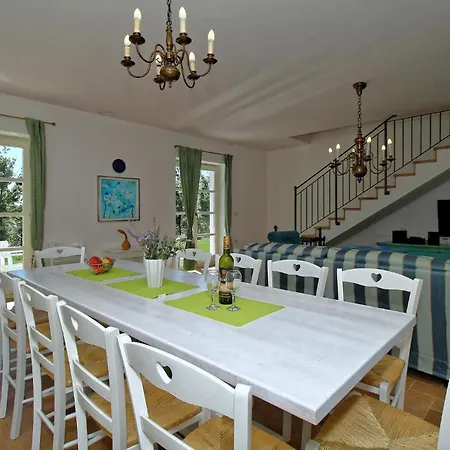 6 Bedroom Cozy In Pazin Vakantiehuis Pazin