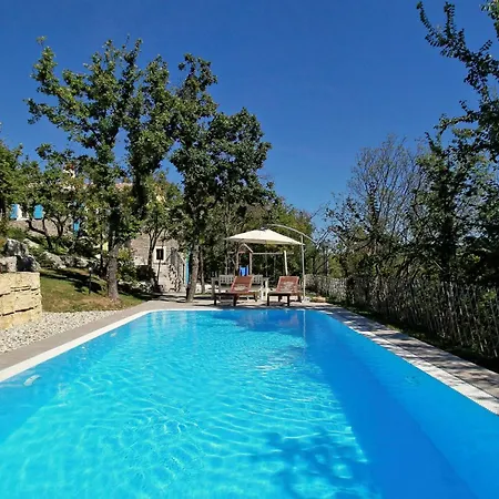 In Pazin With Outdoor Swimming Pool Brajkovici (Pazin)