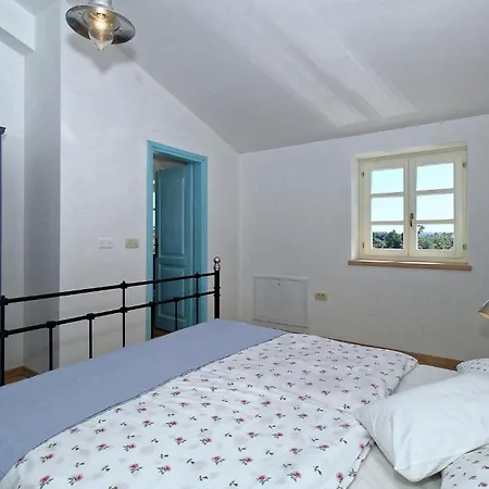 Holiday home In Pazin With Outdoor Swimming Pool *