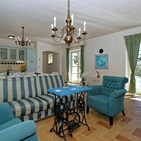 Holiday home In Pazin With Outdoor Swimming Pool Brajkovici (Pazin)