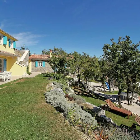Holiday home In Pazin With Outdoor Swimming Pool Brajkovici (Pazin)