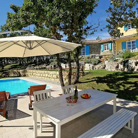 Holiday home In Pazin With Outdoor Swimming Pool Brajkovici (Pazin)