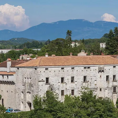 6 Bedroom Cozy In Pazin Vakantiehuis Pazin