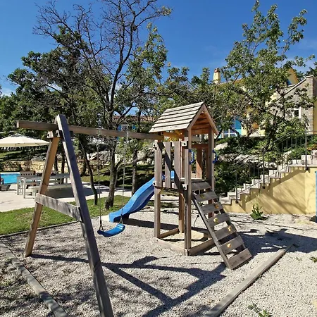 In Pazin With Outdoor Swimming Pool * Brajkovici (Pazin)