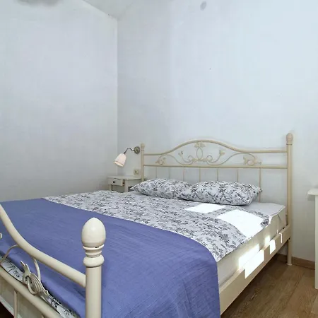 6 Bedroom Cozy In Pazin Vakantiehuis Pazin