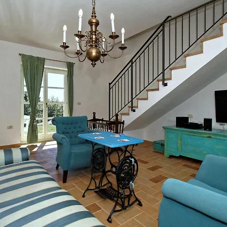 In Pazin With Outdoor Swimming Pool Holiday home *